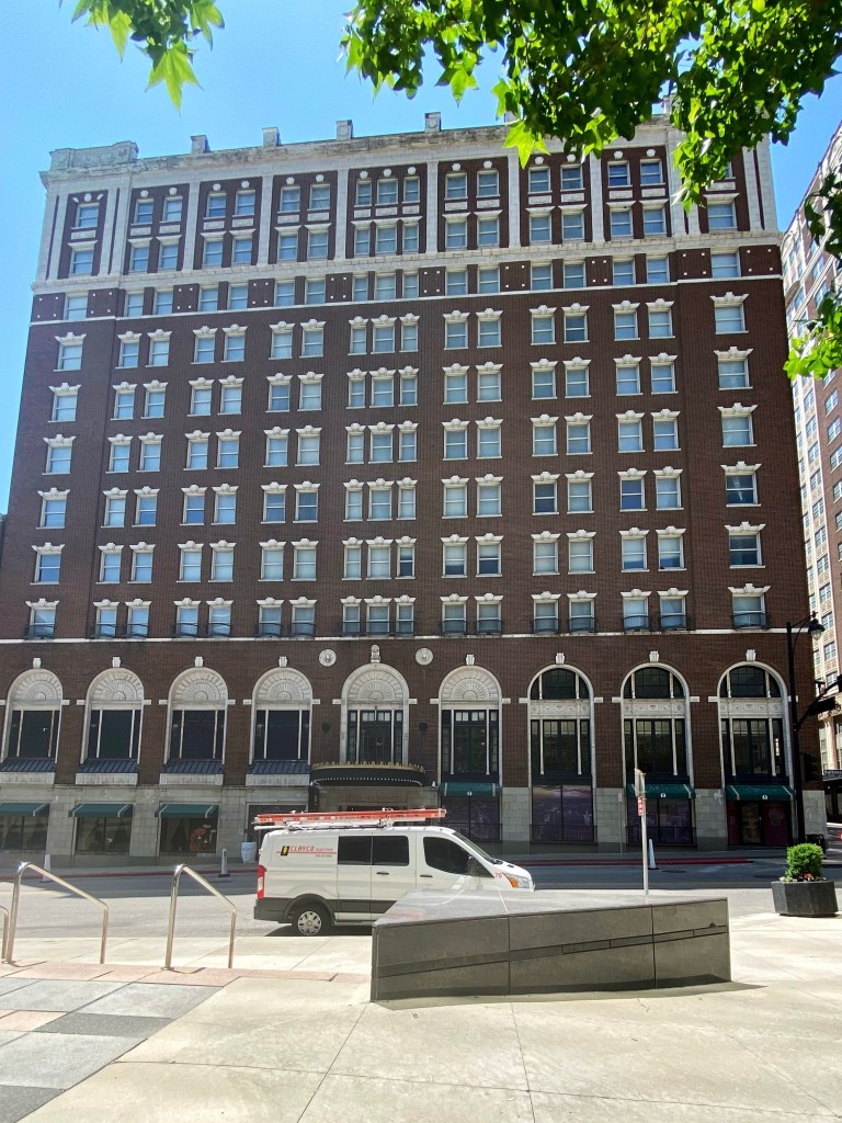 Photo of the Muehlebach Hotel on Baltimore Avenue, Kansas City, Missouri