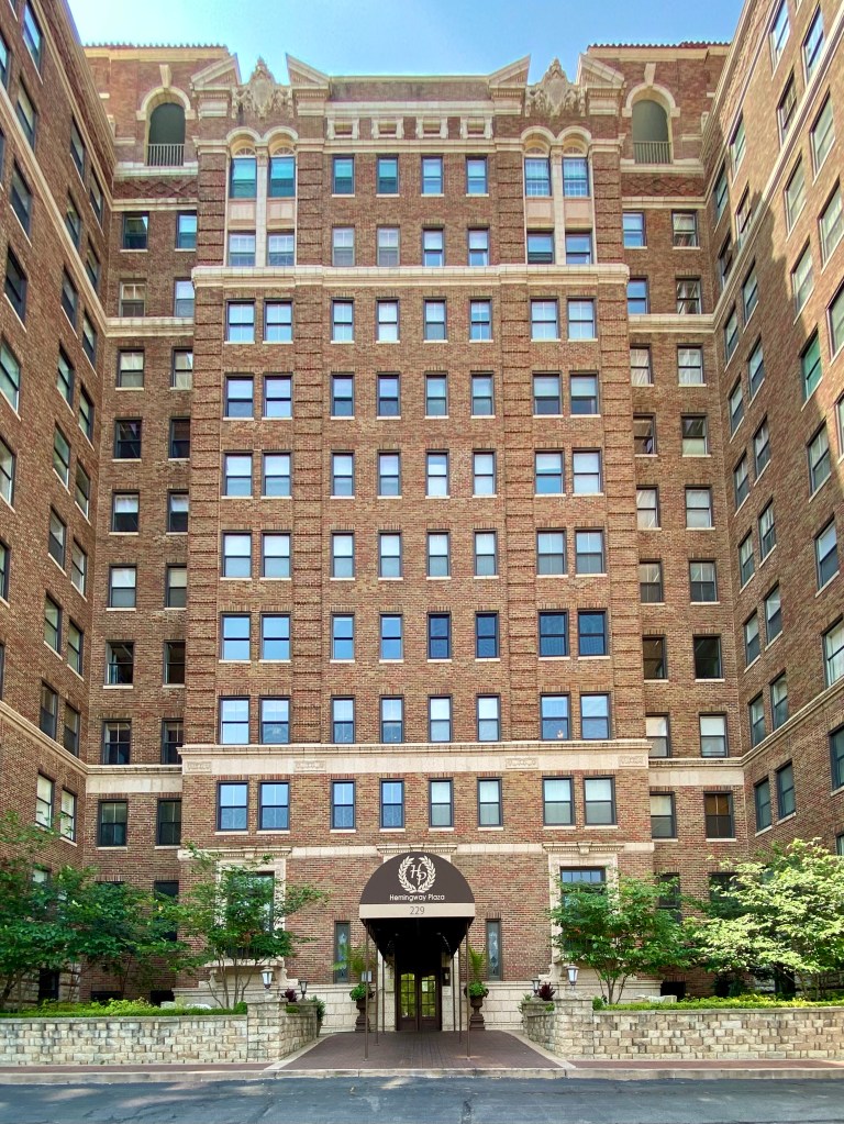 Photo of an apartment complex called Hemingway Plaza, formerly the Riviera, at 229 Ward Parkway in the Plaza District of Kansas City. 