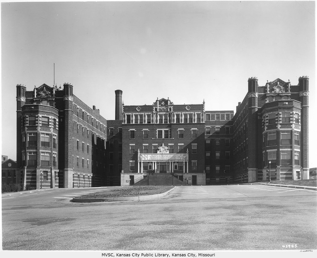 Old black and white photo of General Hospital in Kansas City, Missouri