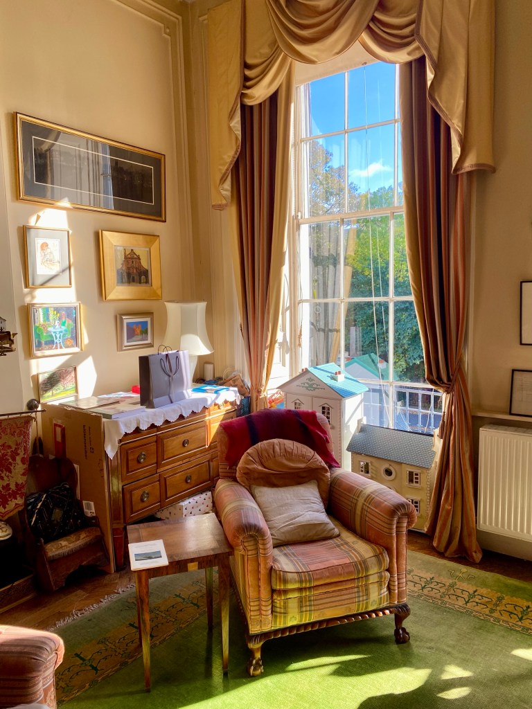 Photo of the drawing room on the first floor of 17 Heriot Row, where John Macfie entertained us with tales from the life of Robert Louis Stevenson